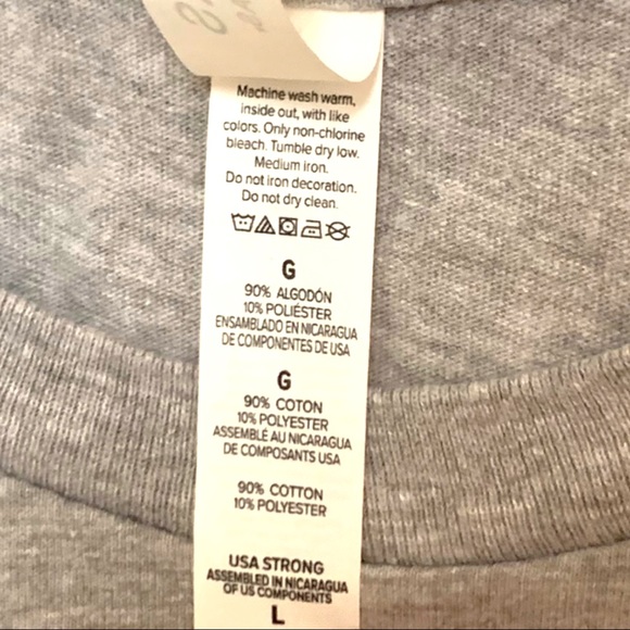 Friends gray and white Christmas T-shirt size large - Picture 6 of 6